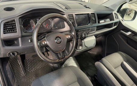 Volkswagen Multivan T6 рестайлинг, 2019 год, 2 999 800 рублей, 7 фотография