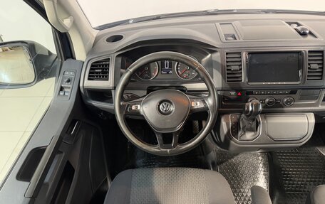 Volkswagen Multivan T6 рестайлинг, 2019 год, 2 999 800 рублей, 9 фотография