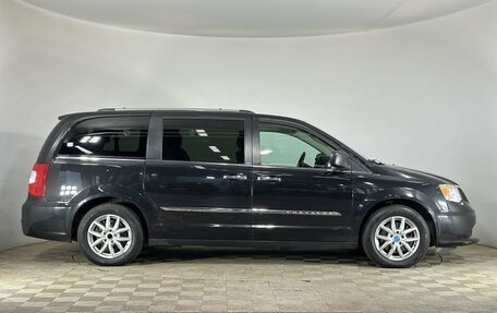 Chrysler Voyager IV, 2013 год, 1 800 000 рублей, 4 фотография
