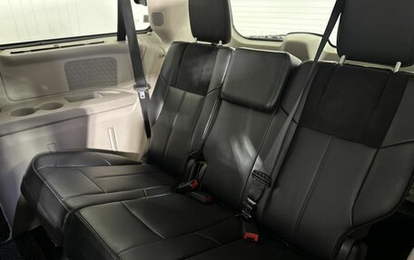 Chrysler Voyager IV, 2013 год, 1 800 000 рублей, 18 фотография