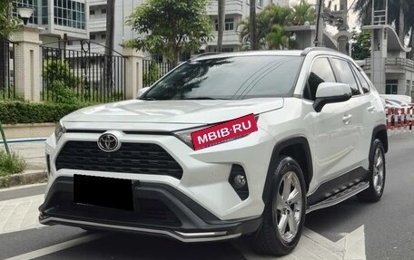 Toyota RAV4, 2021 год, 2 580 000 рублей, 1 фотография