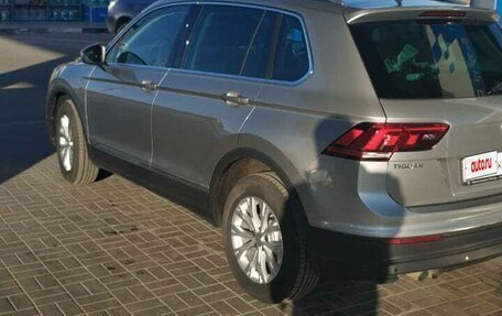 Volkswagen Tiguan II, 2018 год, 1 960 000 рублей, 9 фотография