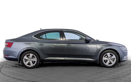 Skoda Superb III рестайлинг, 2018 год, 1 900 000 рублей, 4 фотография