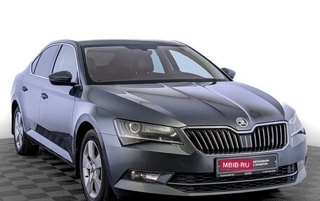 Skoda Superb III рестайлинг, 2018 год, 1 900 000 рублей, 3 фотография