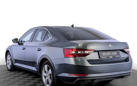 Skoda Superb III рестайлинг, 2018 год, 1 900 000 рублей, 7 фотография