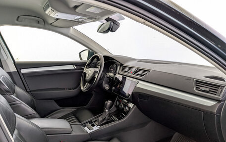 Skoda Superb III рестайлинг, 2018 год, 1 900 000 рублей, 11 фотография