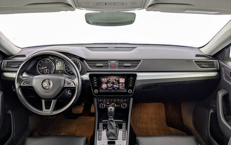 Skoda Superb III рестайлинг, 2018 год, 1 900 000 рублей, 14 фотография