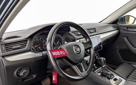 Skoda Superb III рестайлинг, 2018 год, 1 900 000 рублей, 16 фотография