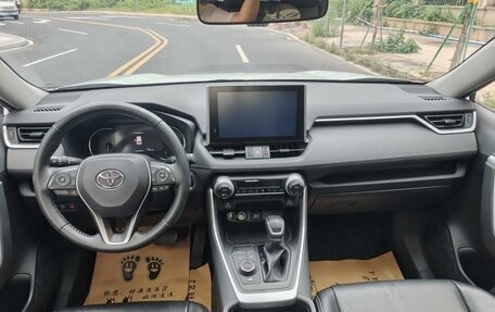 Toyota RAV4, 2021 год, 2 580 000 рублей, 11 фотография