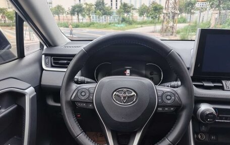 Toyota RAV4, 2021 год, 2 580 000 рублей, 13 фотография