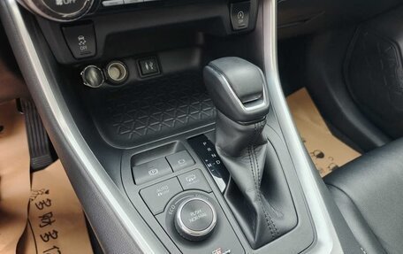 Toyota RAV4, 2021 год, 2 580 000 рублей, 15 фотография