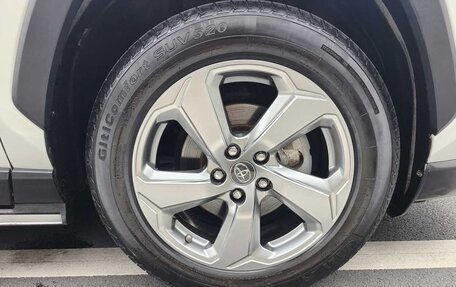 Toyota RAV4, 2021 год, 2 580 000 рублей, 22 фотография