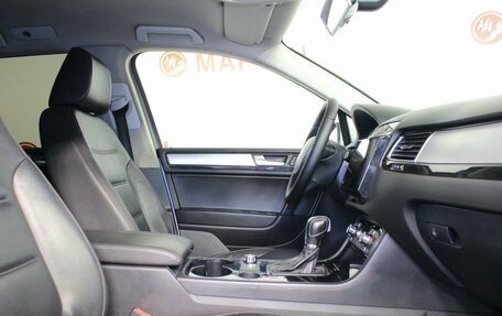 Volkswagen Touareg III, 2012 год, 1 800 000 рублей, 10 фотография
