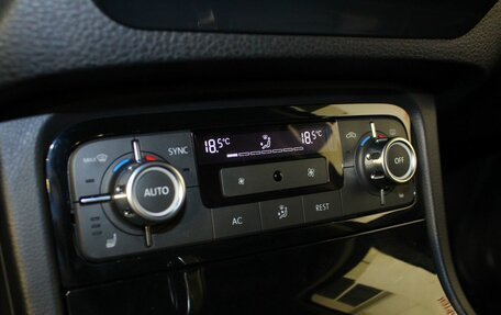 Volkswagen Touareg III, 2012 год, 1 800 000 рублей, 13 фотография