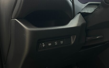Toyota RAV4, 2024 год, 4 490 000 рублей, 14 фотография