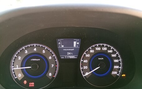 Hyundai Solaris II рестайлинг, 2011 год, 835 000 рублей, 3 фотография