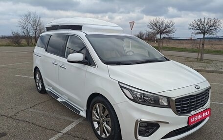 KIA Carnival III, 2019 год, 3 400 000 рублей, 1 фотография