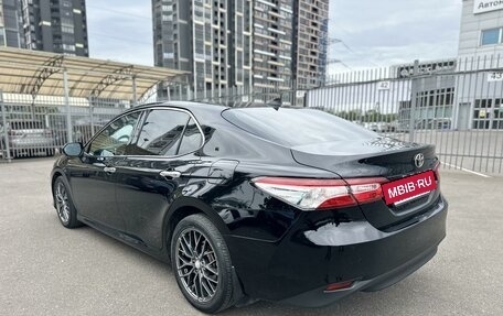 Toyota Camry, 2018 год, 2 399 000 рублей, 4 фотография