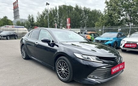 Toyota Camry, 2018 год, 2 399 000 рублей, 2 фотография