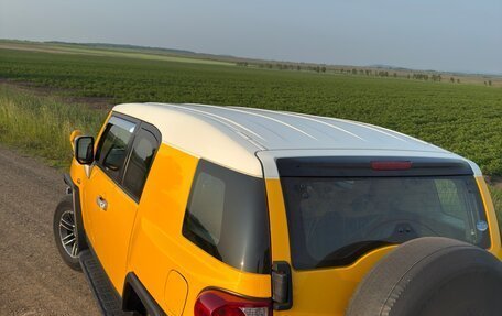 Toyota FJ Cruiser, 2015 год, 5 200 000 рублей, 2 фотография