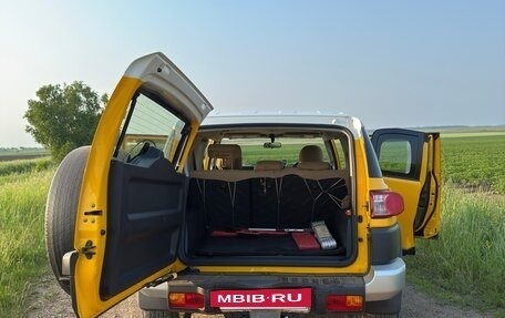 Toyota FJ Cruiser, 2015 год, 5 200 000 рублей, 16 фотография