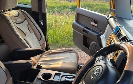 Toyota FJ Cruiser, 2015 год, 5 200 000 рублей, 17 фотография