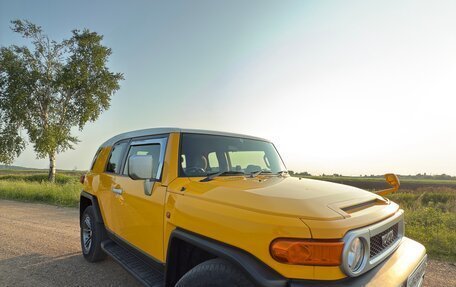 Toyota FJ Cruiser, 2015 год, 5 200 000 рублей, 28 фотография