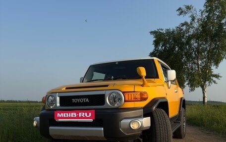 Toyota FJ Cruiser, 2015 год, 5 200 000 рублей, 26 фотография