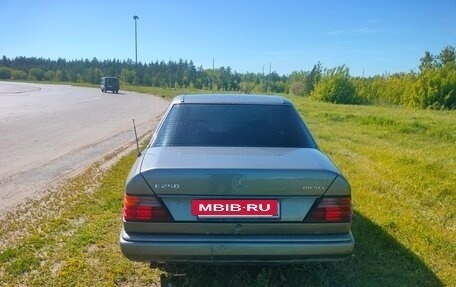Mercedes-Benz W124, 1988 год, 220 000 рублей, 2 фотография