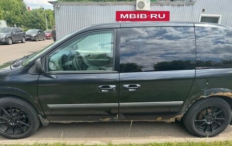 Dodge Caravan IV, 2005 год, 300 000 рублей, 2 фотография