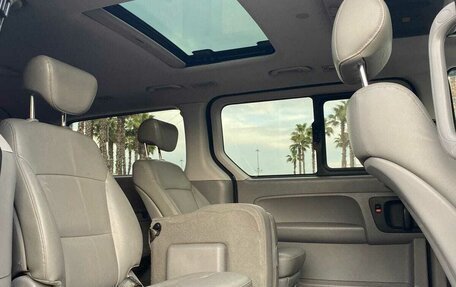 Hyundai Grand Starex Grand Starex I рестайлинг 2, 2012 год, 1 950 000 рублей, 14 фотография