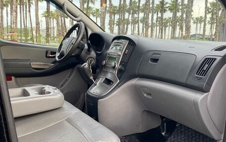 Hyundai Grand Starex Grand Starex I рестайлинг 2, 2012 год, 1 950 000 рублей, 12 фотография