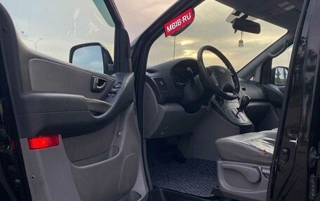 Hyundai Grand Starex Grand Starex I рестайлинг 2, 2012 год, 1 950 000 рублей, 17 фотография