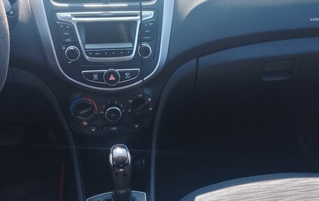 Hyundai Solaris II рестайлинг, 2015 год, 1 200 000 рублей, 4 фотография