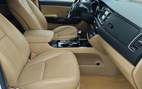 KIA Carnival III, 2019 год, 3 400 000 рублей, 15 фотография