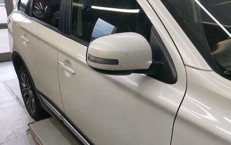 Mitsubishi Outlander III рестайлинг 3, 2017 год, 1 697 000 рублей, 27 фотография