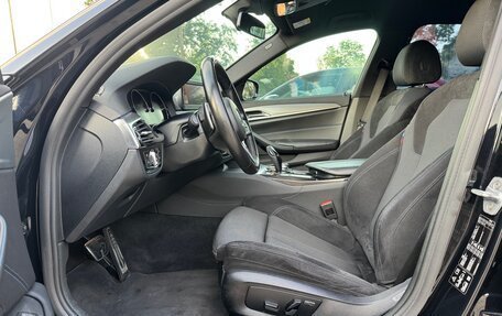BMW 5 серия, 2018 год, 3 990 000 рублей, 13 фотография