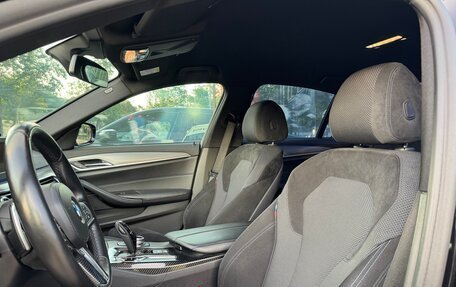BMW 5 серия, 2018 год, 3 990 000 рублей, 15 фотография