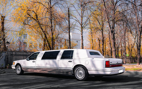 Lincoln Town Car II, 1993 год, 10 000 000 рублей, 9 фотография