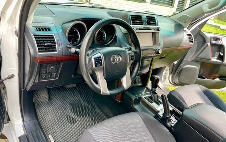 Toyota Land Cruiser Prado 150 рестайлинг 2, 2016 год, 3 820 000 рублей, 10 фотография