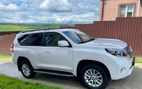 Toyota Land Cruiser Prado 150 рестайлинг 2, 2016 год, 3 820 000 рублей, 7 фотография