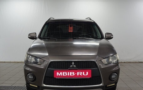 Mitsubishi Outlander III рестайлинг 3, 2010 год, 700 000 рублей, 2 фотография
