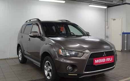 Mitsubishi Outlander III рестайлинг 3, 2010 год, 700 000 рублей, 3 фотография