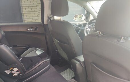 Opel Astra J, 2014 год, 990 000 рублей, 5 фотография