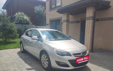 Opel Astra J, 2014 год, 990 000 рублей, 2 фотография