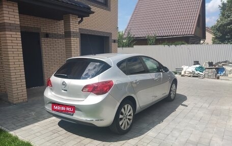 Opel Astra J, 2014 год, 990 000 рублей, 3 фотография