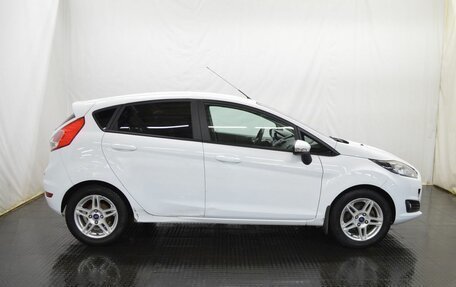 Ford Fiesta, 2016 год, 800 000 рублей, 4 фотография