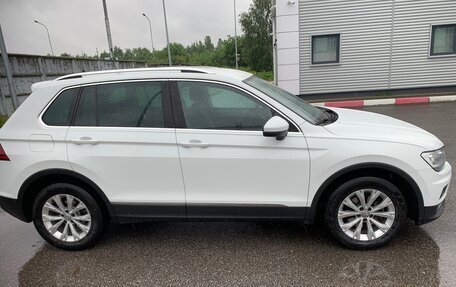 Volkswagen Tiguan II, 2017 год, 2 300 000 рублей, 3 фотография