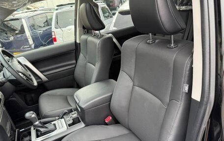 Toyota Land Cruiser Prado 150 рестайлинг 2, 2023 год, 4 895 000 рублей, 10 фотография