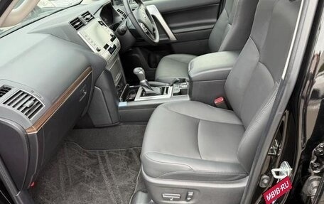 Toyota Land Cruiser Prado 150 рестайлинг 2, 2023 год, 4 895 000 рублей, 9 фотография